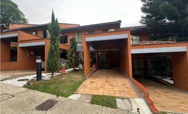 VENDO CASA POBLADO - SECTOR VISITACIÓN