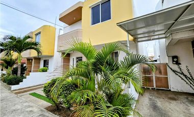 Vendo casa, Urb, Santa Maria, cerca registro civil, manta