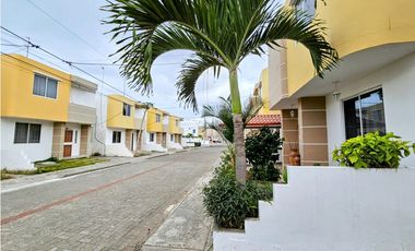 Vendo casa, Urb, Santa Maria, cerca registro civil, manta