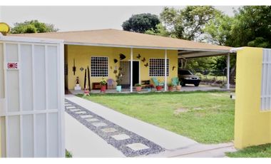 SE VENDE CASA AMPLIA EN CHAME $175,000