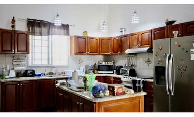 SE VENDE CASA AMPLIA EN CHAME $175,000