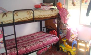 BURZACO: CASA ESTILO AMERICANA, CON QUINCHO Y FONDO