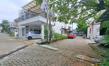 Bagus Siap Huni Rumah Pojok 4 kamar Brand  New di Griya Flora, Beji Depok Dekat Akses Tol Desari