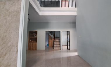 Bagus Siap Huni Rumah Pojok 4 kamar Brand  New di Griya Flora, Beji Depok Dekat Akses Tol Desari