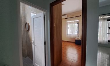 Bagus Siap Huni Rumah Pojok 4 kamar Brand  New di Griya Flora, Beji Depok Dekat Akses Tol Desari