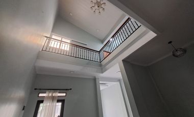 Bagus Siap Huni Rumah Pojok 4 kamar Brand  New di Griya Flora, Beji Depok Dekat Akses Tol Desari