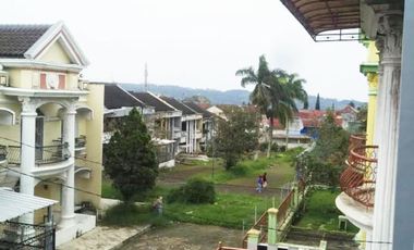 Sewa Villa Rumah Giri di Cipanas Puncak Dekat Istana Cipanas