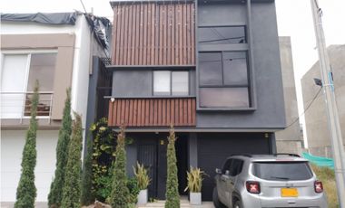Casa Duplex en venta Cartago B/ Argos