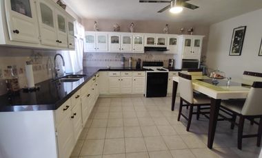 Sur casa muy amplia Peñuelas