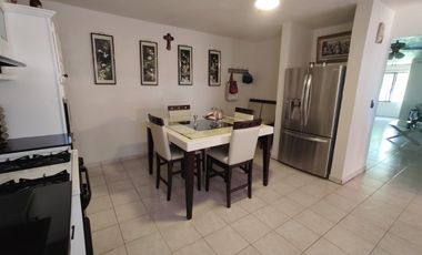 Sur casa muy amplia Peñuelas