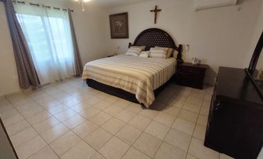 Sur casa muy amplia Peñuelas