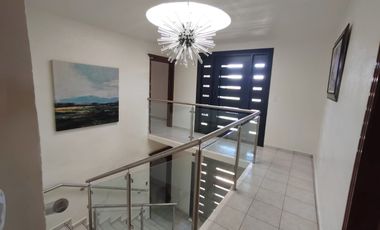 Sur casa muy amplia Peñuelas