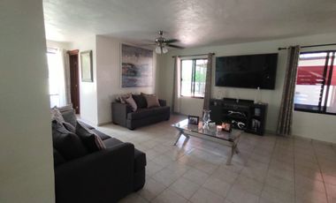 Sur casa muy amplia Peñuelas