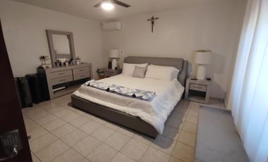 Sur casa muy amplia Peñuelas