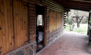 Excepcional casa quinta, cercana a la autopista.