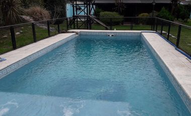 Excepcional casa quinta, cercana a la autopista.