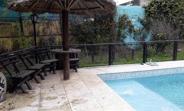 Excepcional casa quinta, cercana a la autopista.