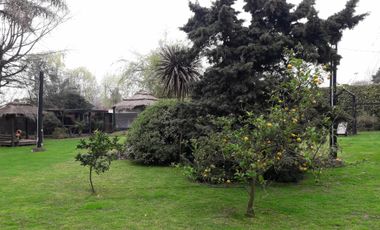 Excepcional casa quinta, cercana a la autopista.