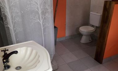 Excepcional casa quinta, cercana a la autopista.