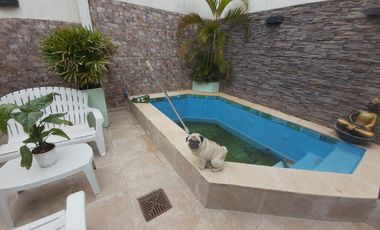 CASA EN VENTA. ÚNICA POR SUS CARACTERÍSTICAS. A MINUTOS DEL CENTRO DE POSADAS.