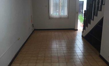 RENTA CASA COL. VILLA DE LAS FUENTES MTY