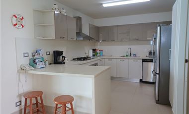 Se vende apartamento semi amueblado en PH Bahía, Nueva Gorgona