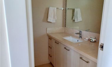 Se vende apartamento semi amueblado en PH Bahía, Nueva Gorgona