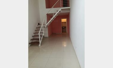 Local a la calle en Venta Ramos Mejia / La Matanza (A108 6989)