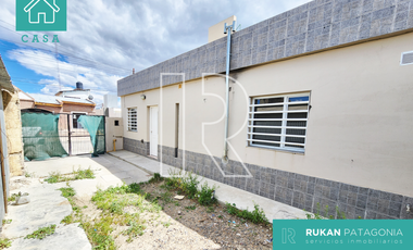 #AlquilerRUKAN | Casa 1 Habitación | Pje. TEHUELCHE | Barrio Costanera | Caleta Olivia.-