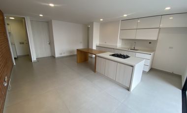 apartamento en arriendo en loma el chocho. Cod A513317