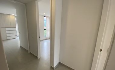 apartamento en arriendo en loma el chocho. Cod A513317