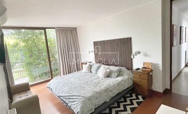 Casa en venta de 4 dorm. en Colina