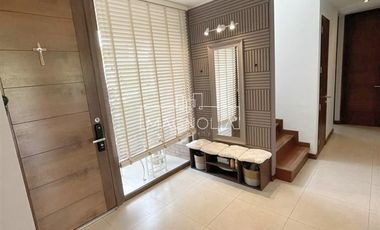 Casa en venta de 4 dorm. en Colina