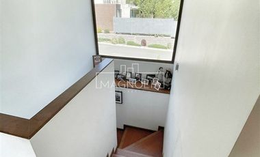 Casa en venta de 4 dorm. en Colina