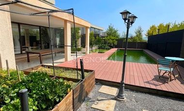 Casa en venta de 4 dorm. en Colina