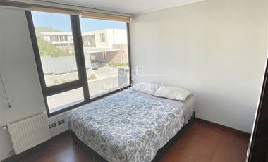 Casa en venta de 4 dorm. en Colina