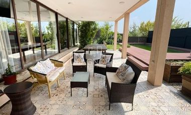 Casa en venta de 4 dorm. en Colina