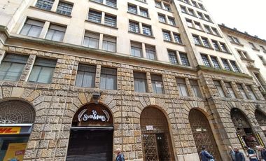 oficina en arriendo en la candelaria. Cod A10327