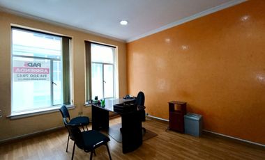 oficina en arriendo en la candelaria. Cod A10327