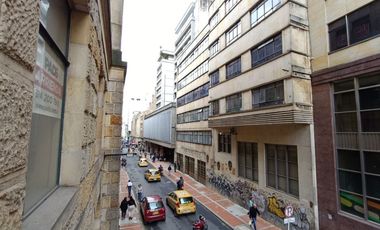 oficina en arriendo en la candelaria. Cod A10327