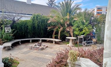 Casa venta instituciones,390 mtrs y 950mtr terr Viña del Mar