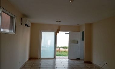SE VENDE CASA EN BRISAS DEL GOLF EN $210,000 AM