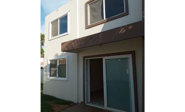 SE VENDE CASA EN BRISAS DEL GOLF EN $210,000 AM