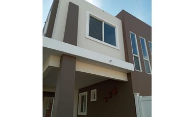 SE VENDE CASA EN BRISAS DEL GOLF EN $210,000 AM