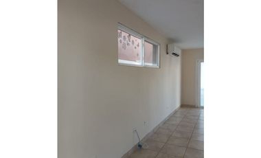 SE VENDE CASA EN BRISAS DEL GOLF EN $210,000 AM