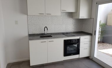 A ESTRENAR - GRAN PH Monoambiente con Gran Patio - Excelente