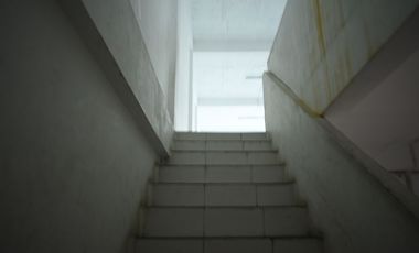 di jual ruko 3 lantai Jl . Garuda Sakti Km 2 lokasi sangat strategis