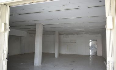 di jual ruko 3 lantai Jl . Garuda Sakti Km 2 lokasi sangat strategis