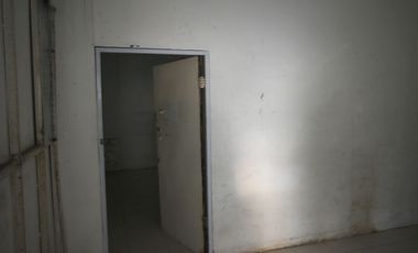 di jual ruko 3 lantai Jl . Garuda Sakti Km 2 lokasi sangat strategis