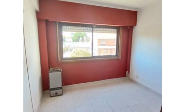 VENTA DEPARTAMENTO  3 AMBIENTES AL FRENTE CON GARAGE PROPIO